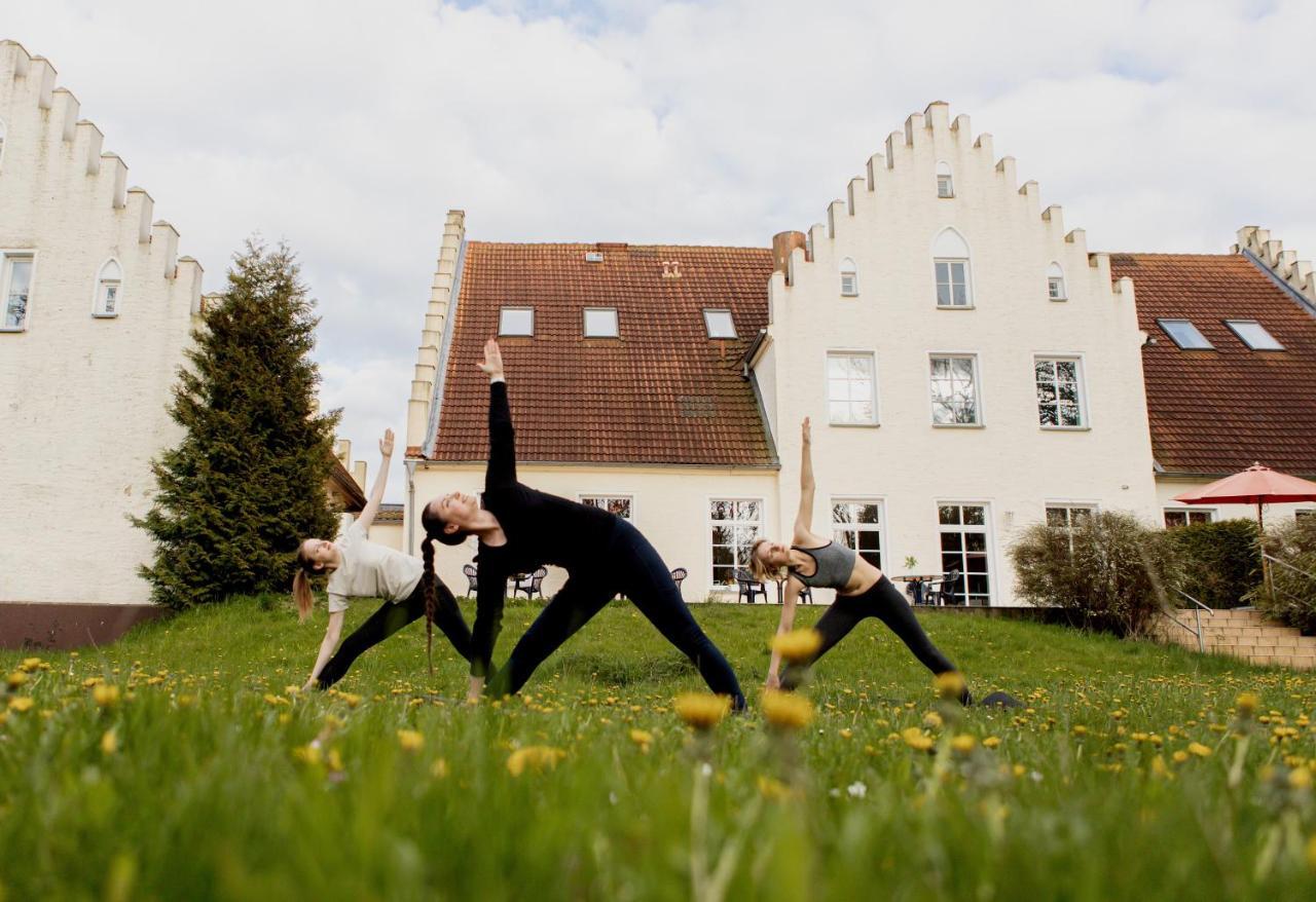 Boutique Hotel Gut Tribbevitz Neuenkirchen auf Rugen 外观 照片